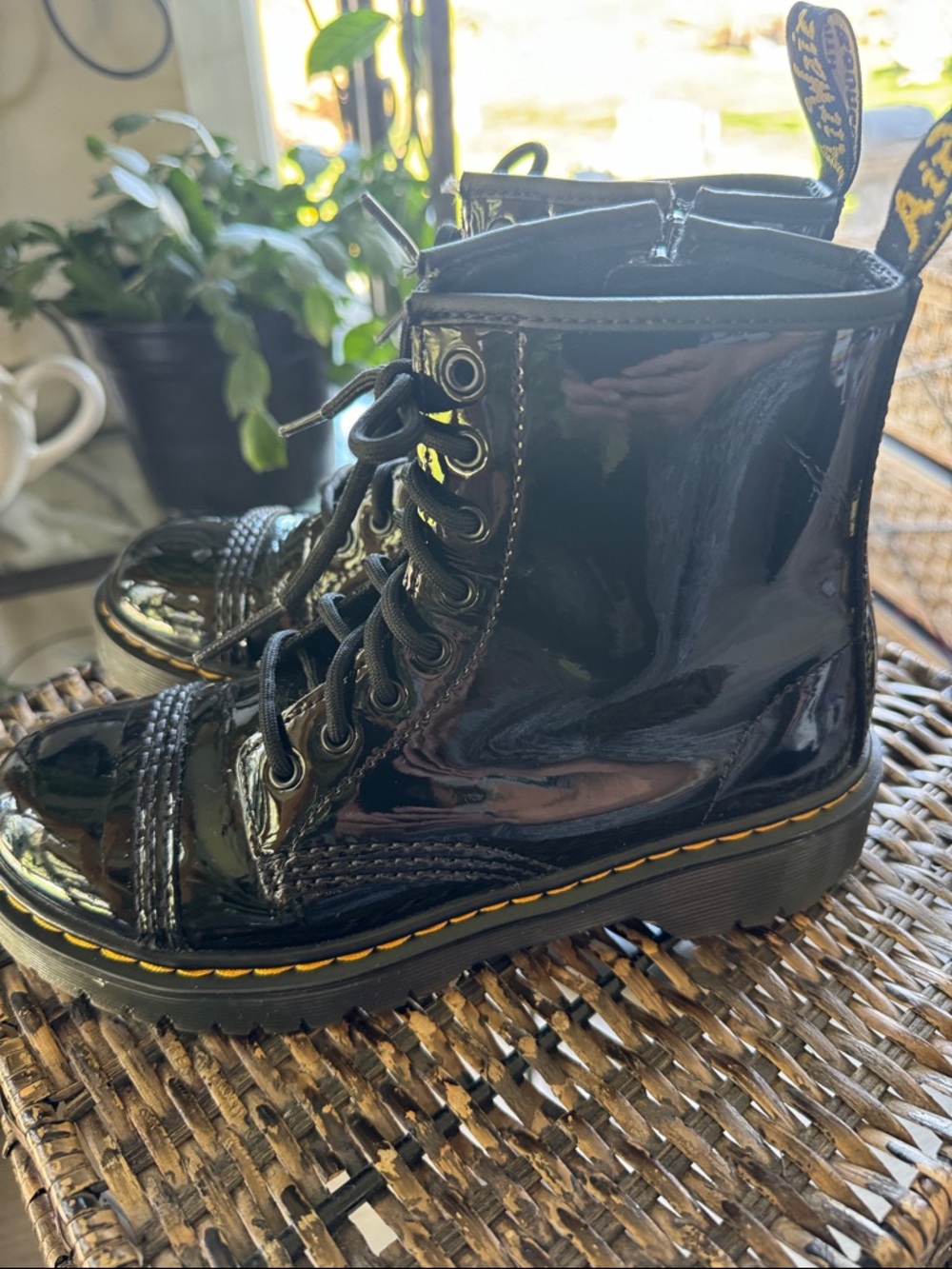 Dr. Martens‎ Sinclair Bex patent leather boots. Kids Size 3